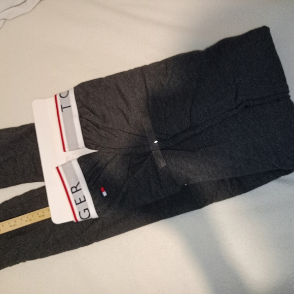 Tommy Hilfiger Jogger Set - Picture 6 of 8